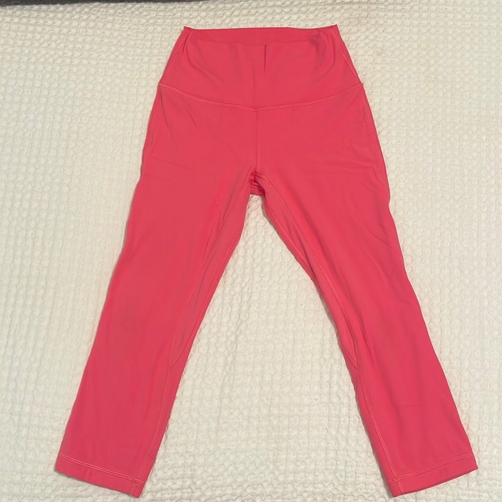 Fuchsia Lululemon Align leggings - cropped